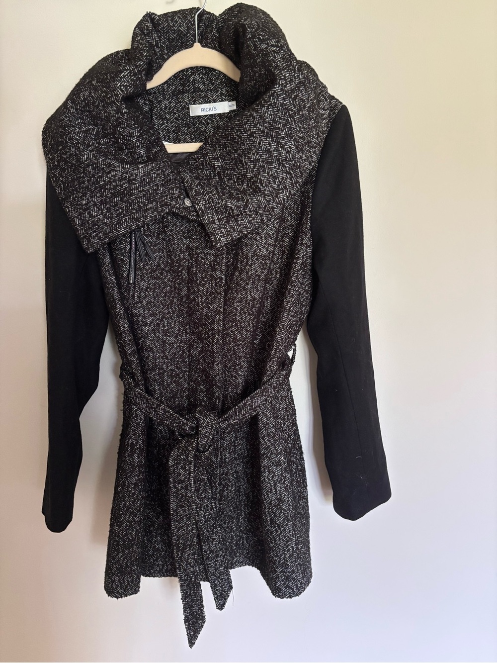 Women’s Wool Blend Coat with Funnel/Shawl Collar